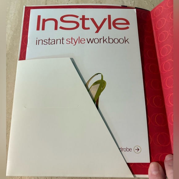 🎄$3 bundled InStyle Instant Style (Book) - Picture 9 of 10